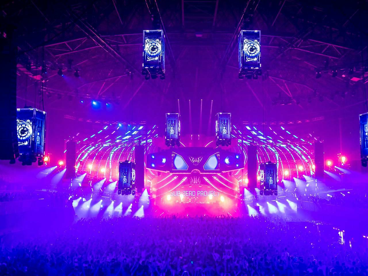 REVERZE INTERCONNECTED 2017