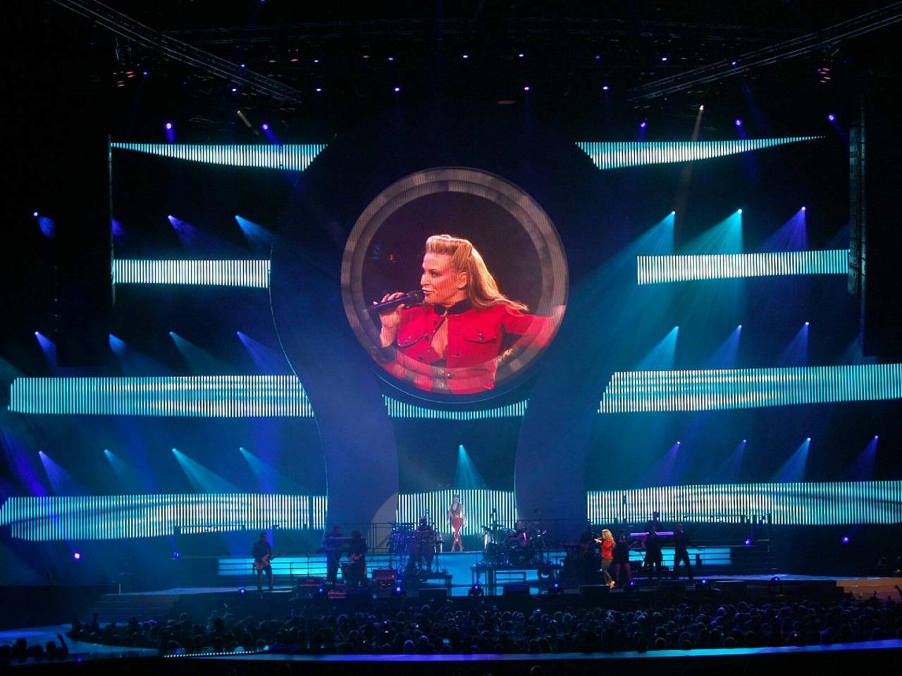 NATALIA MEETS ANASTACIA 2011