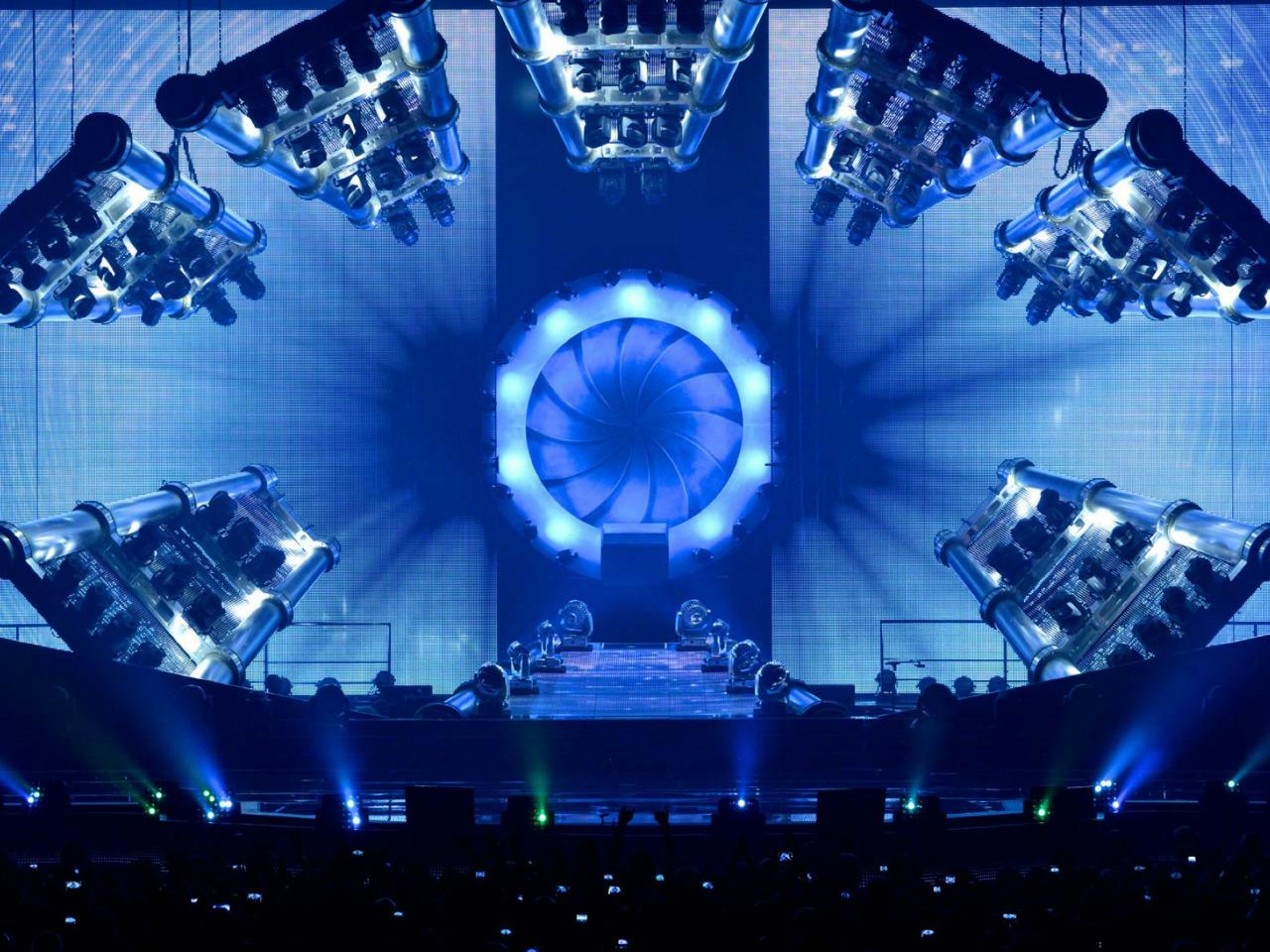 MYLÈNE FARMER - Timeless 2013